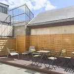 Charming 20M Studio In Paris 20 With Shared Terrace