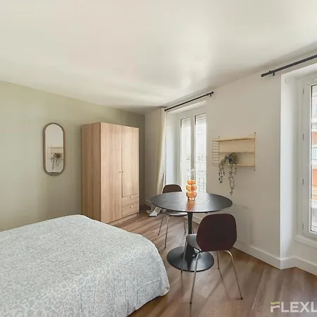 Charming 20m In 20 With Shared Terrace Apartment Paris